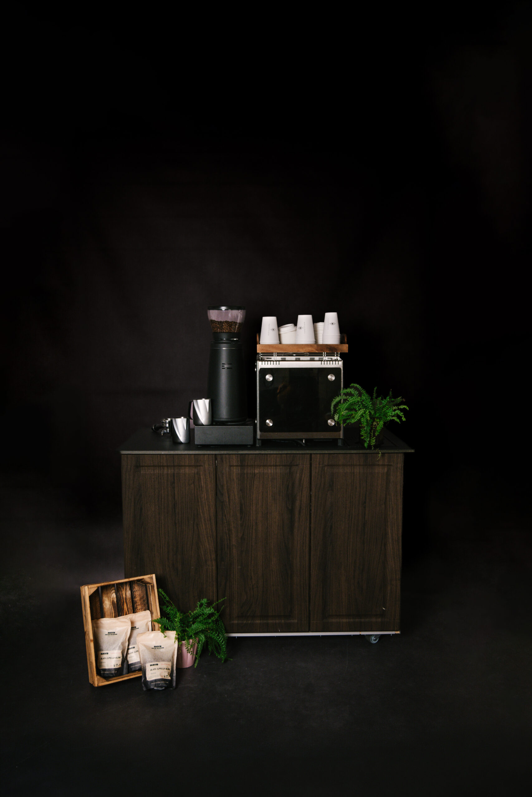 Zdjęcia wózka kawowego topola cafe, coffee cart na czarnym tle